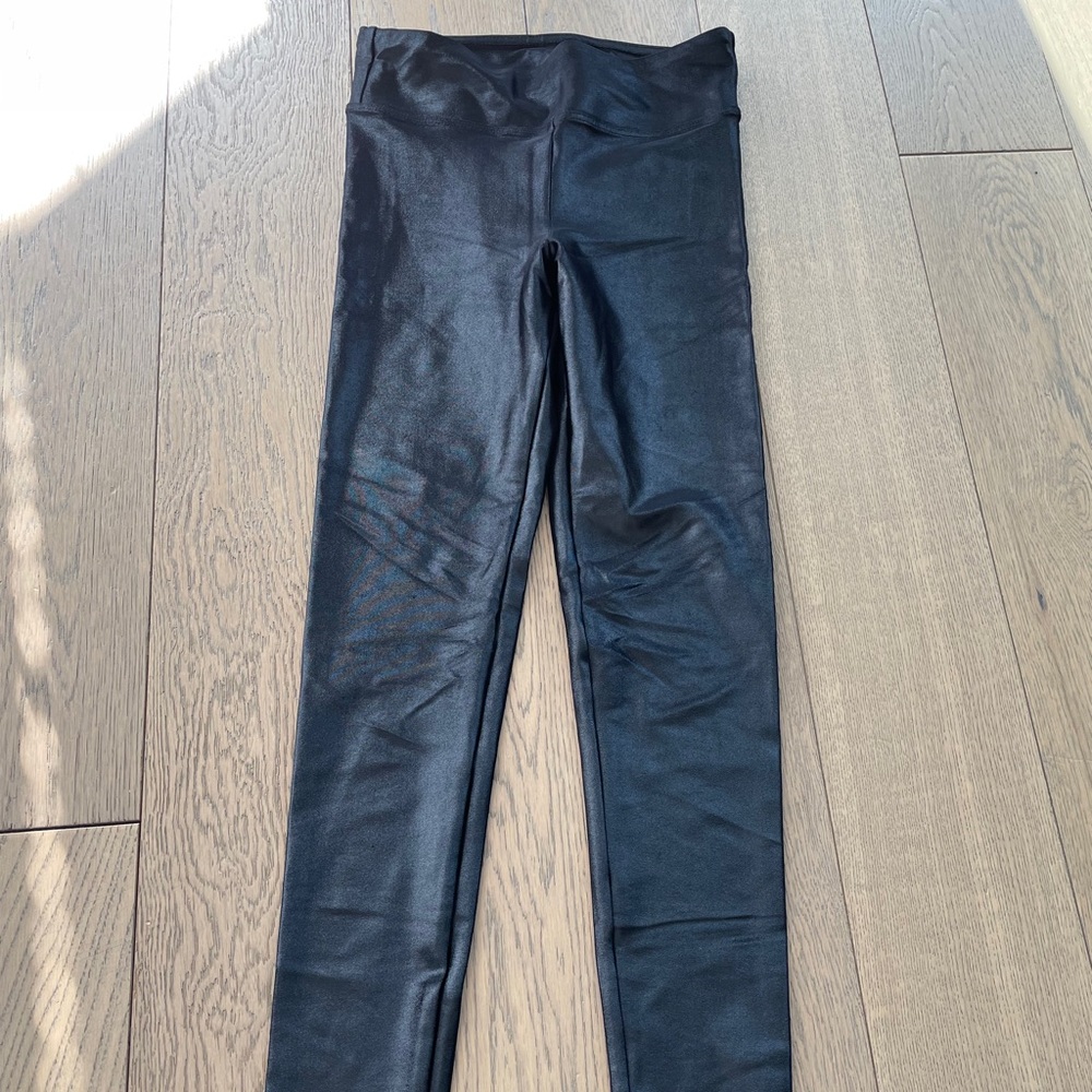 Black shiny XS Koral leggings
